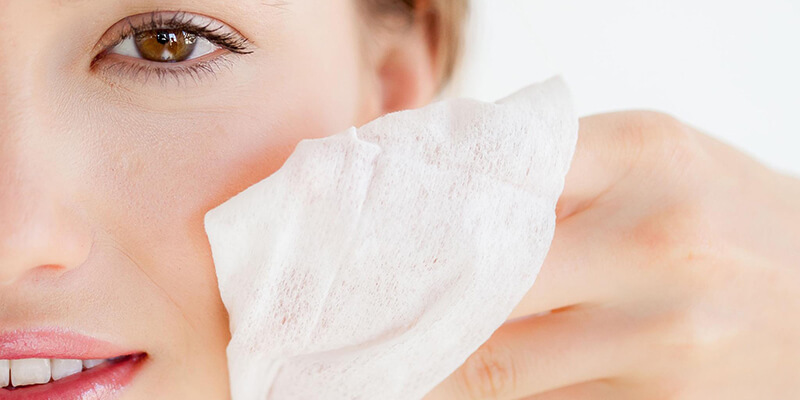 Wet wipes for acne prone skin