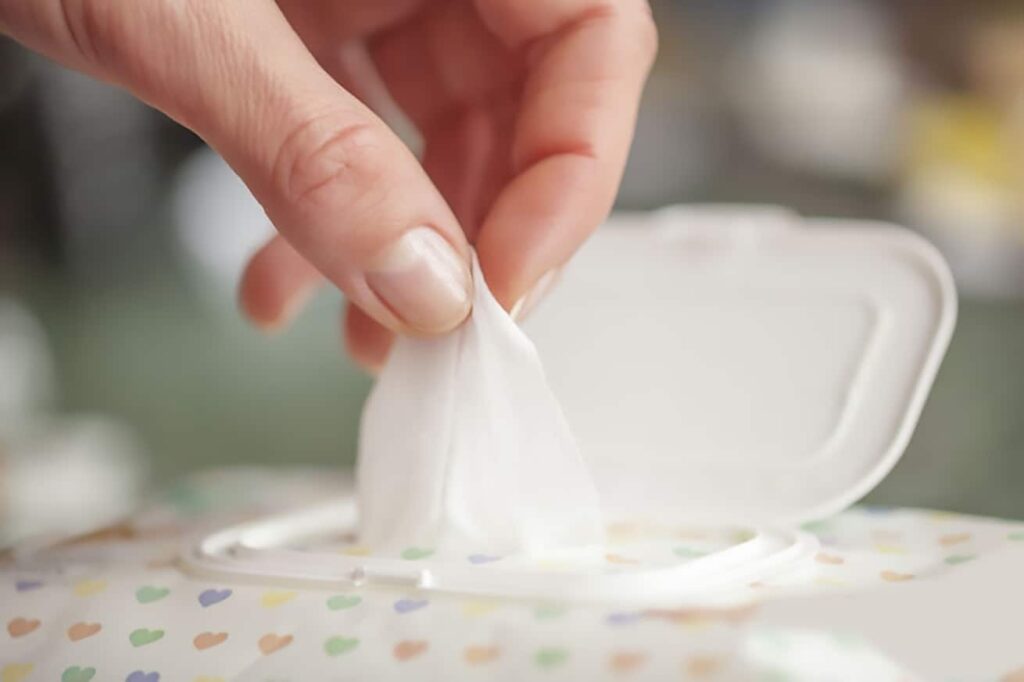 can wet wipes cause irritation
