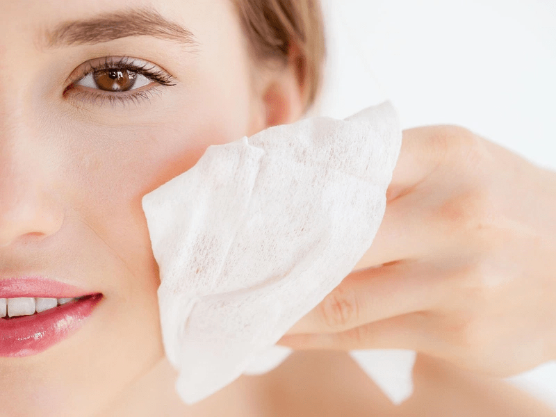 khăn giấy ướt tốt cho da mặt