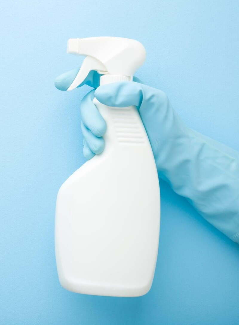 cleaning sprays vs wipes