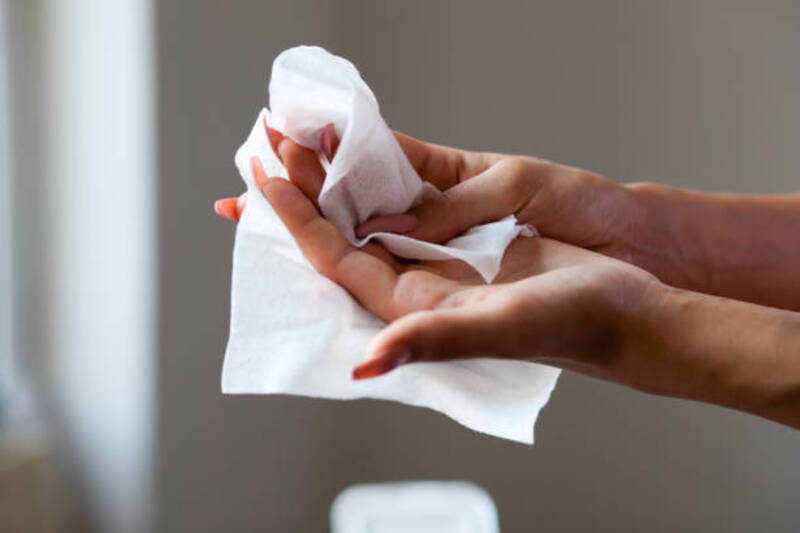 hand wipes vs hand sanitizer